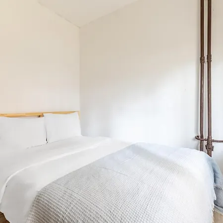 Stylish Flat With Central Location In Kadikoy *